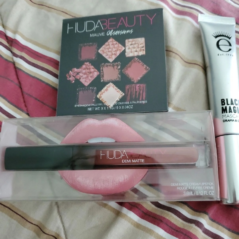 Huda Beauty bundle